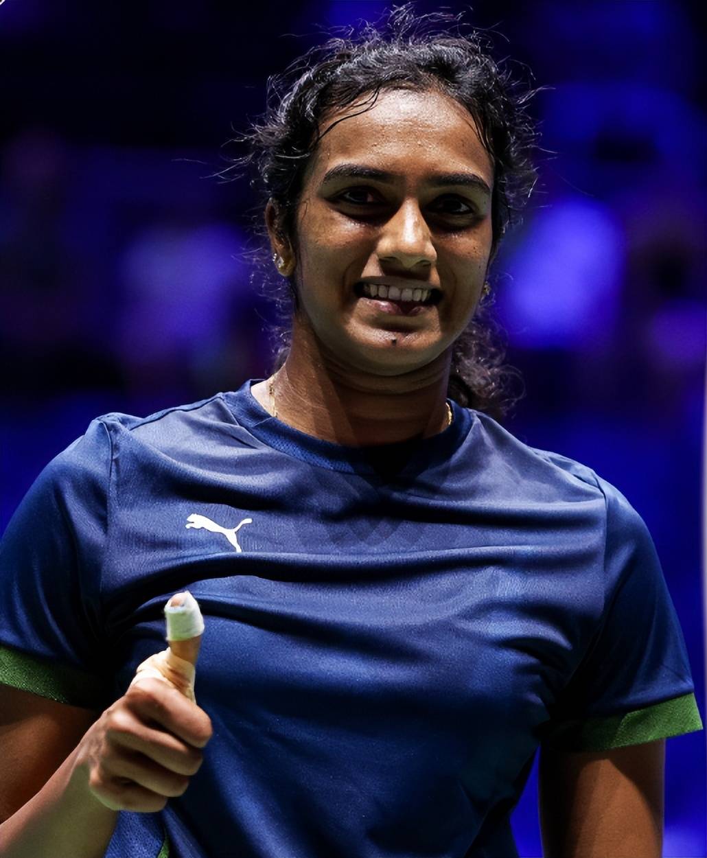 英格兰羽毛球队强势印尼羽毛球队，辛杜三分雨点燃全场