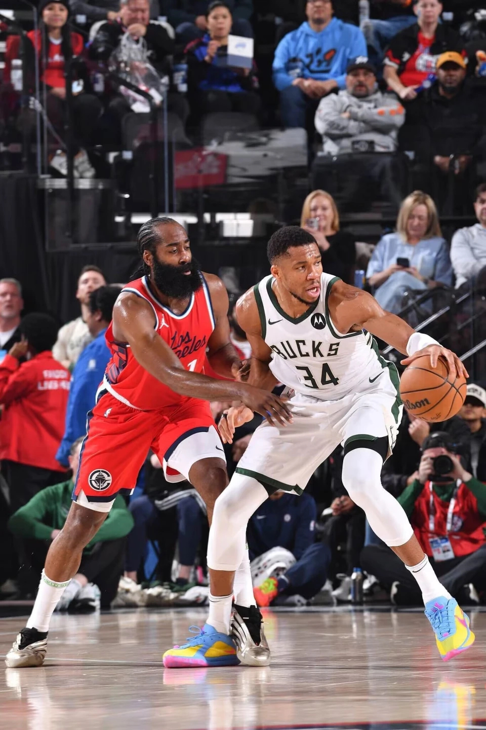 雄鹿翻盘快船,哈登刷新纪录 雄鹿翻盘快船,哈登刷新纪录