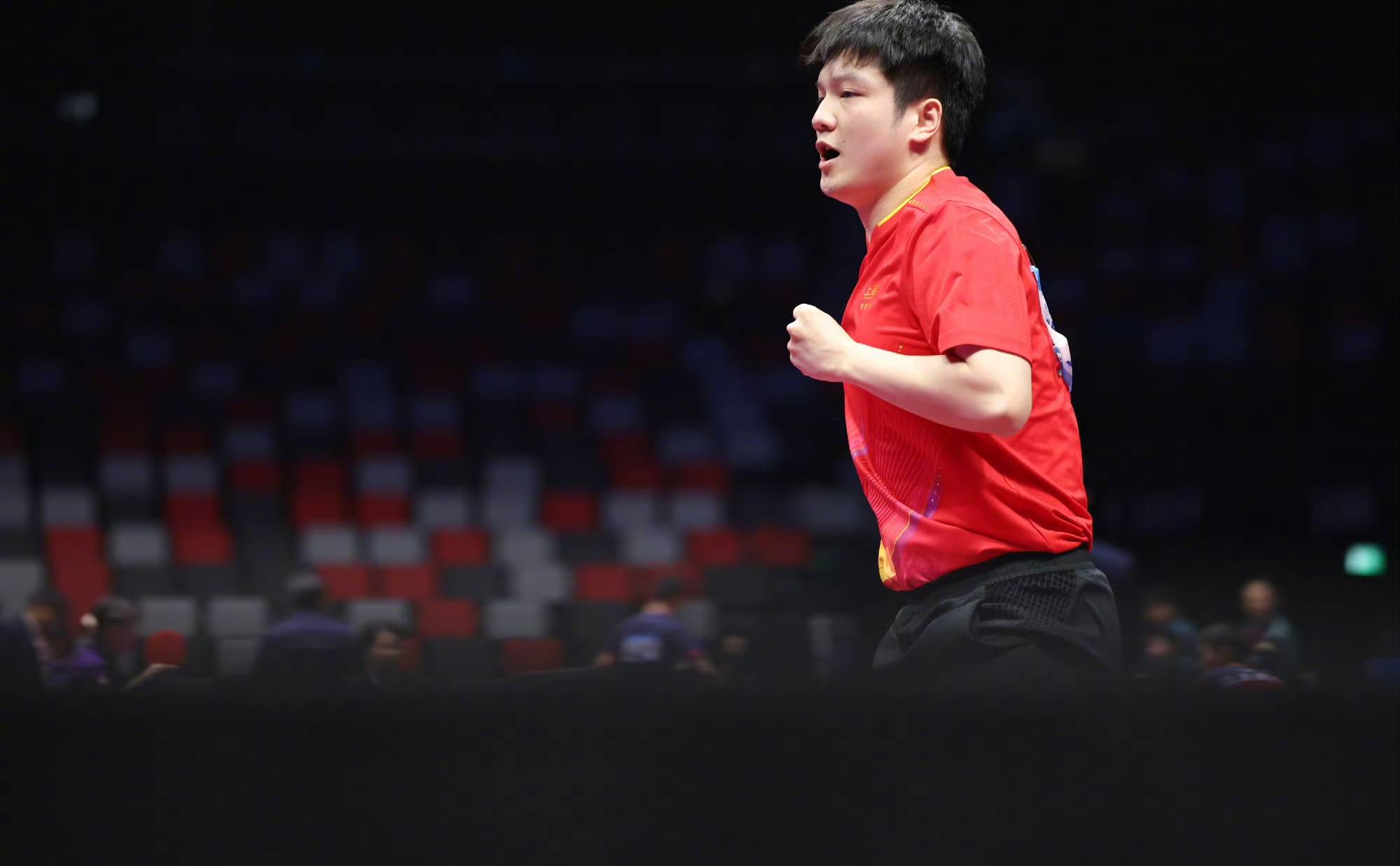 中国队力克英格兰队,樊振东带队取胜 中国队力克英格兰队,樊振东带队取胜