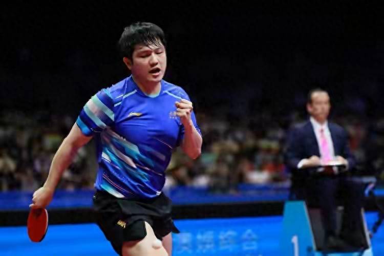 中国队力克英格兰队,樊振东带队取胜 中国队力克英格兰队,樊振东带队取胜