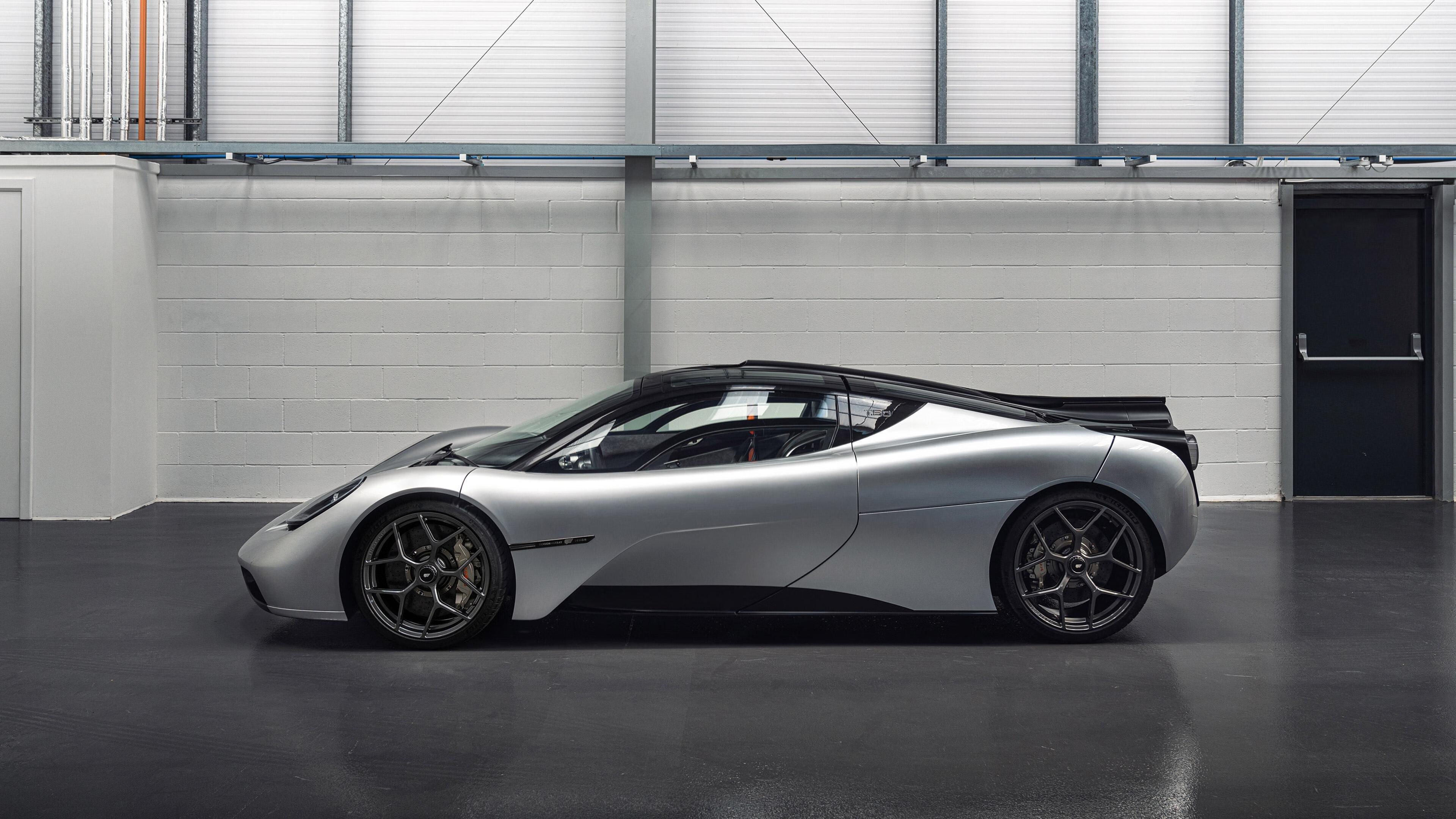 燎原星火，维斯塔潘在索伯意外之火中淬炼的胜利