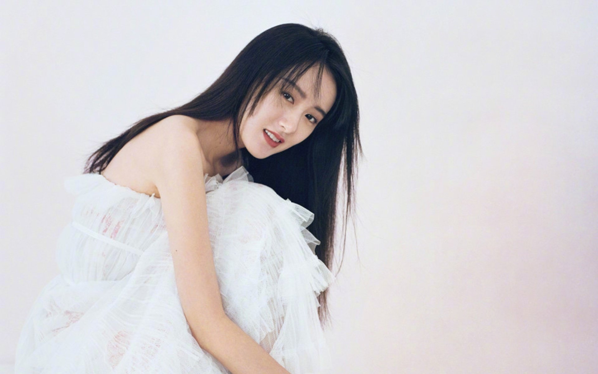 绝杀与烈焰,阿斯顿马丁逆袭法拉利,塞恩斯点燃赛场