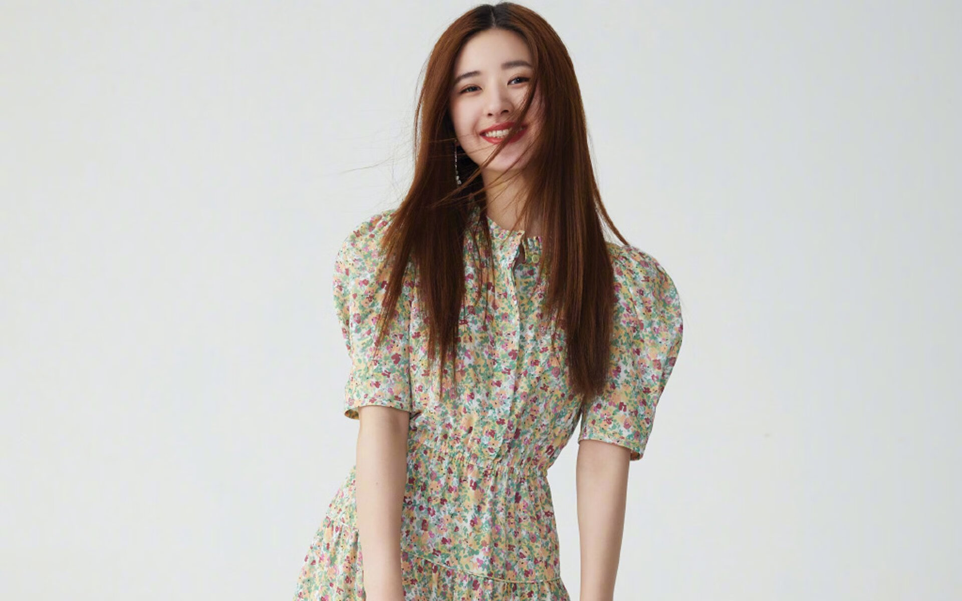 横扫与接管，雄鹿篮球霸权与贝恩足球王者时刻的交织