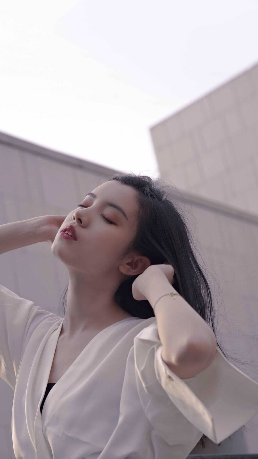 哈登进攻魔术绽放，湖人惨遭肆虐