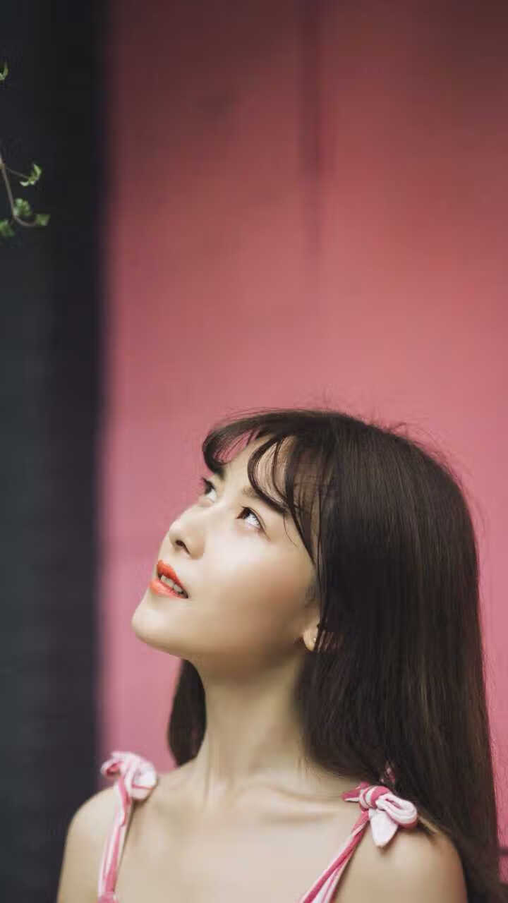 点燃绿茵的火焰，点燃火热的对决—欧冠淘汰赛中的篮球式博弈与不屈精神